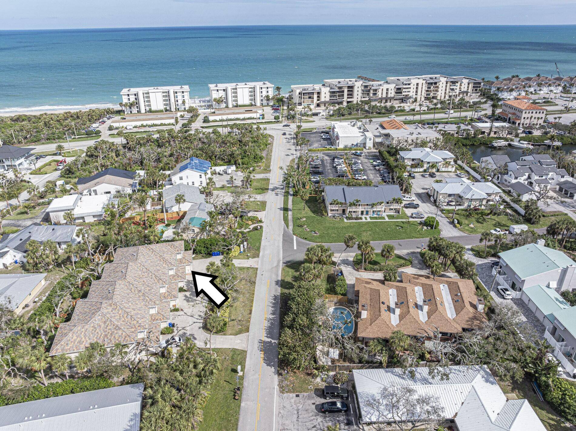 Vero Beach, FL ! Less than a 200 yard stroll to Vero's pristine beaches !
