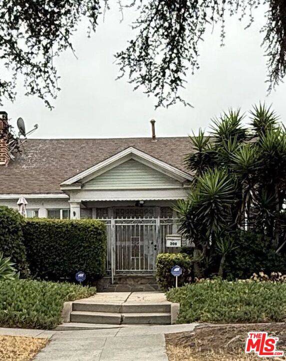 206  N Hobart Blvd 4BR Mid Wilshire La