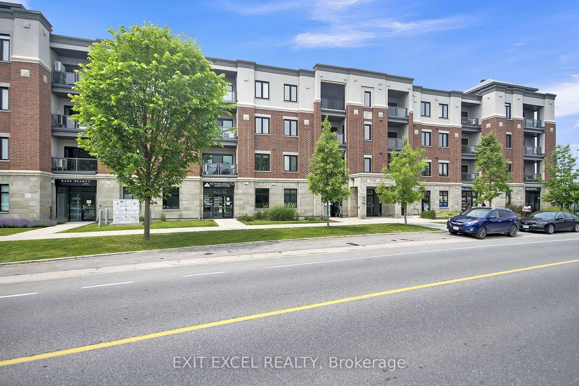Welcome to 307 615 Longfields Drive a bright and modern 1 bedroom condo perfectly situated in the heart of Barrhaven, overlooking beautiful Ken Ross Park.
