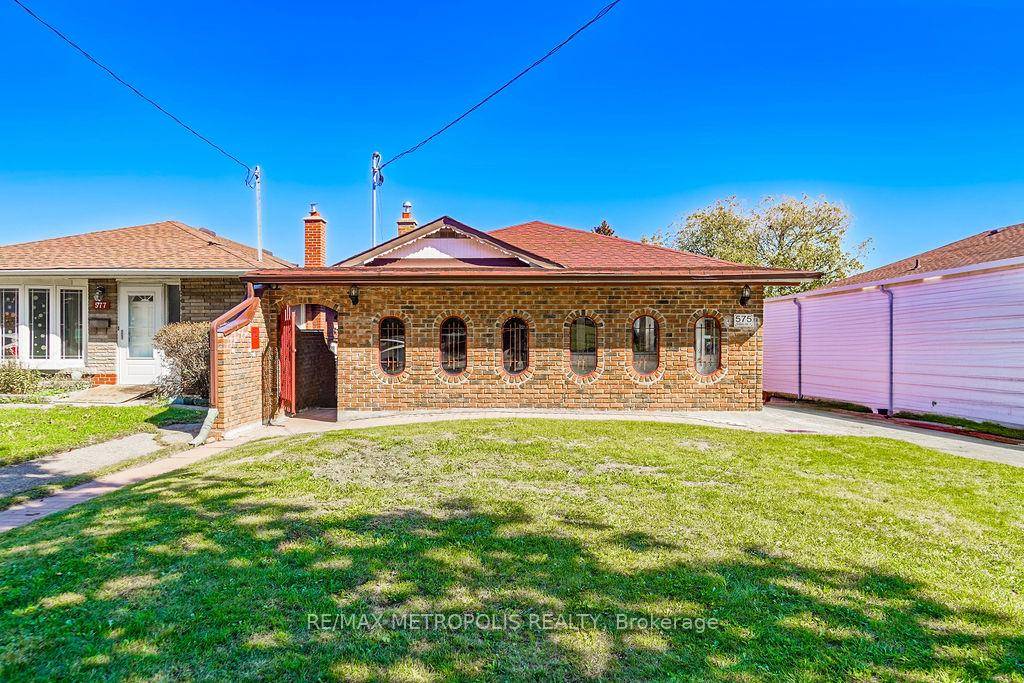 Beautifully maintained bungalow in a prime Toronto location featuring 3 2 bedrooms and 4 full bathrooms.