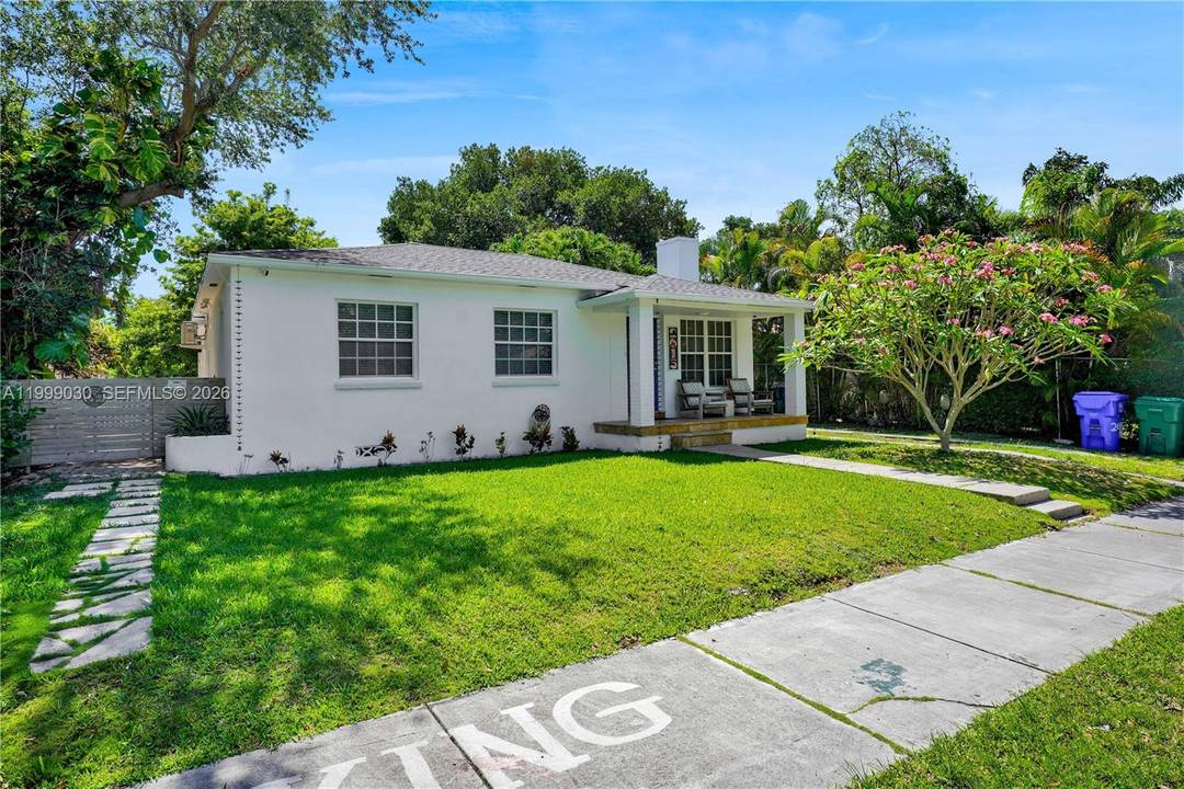 Great opportunity for investors regarding a beautiful and spacious 4 bedroom, 2 bathroom home.