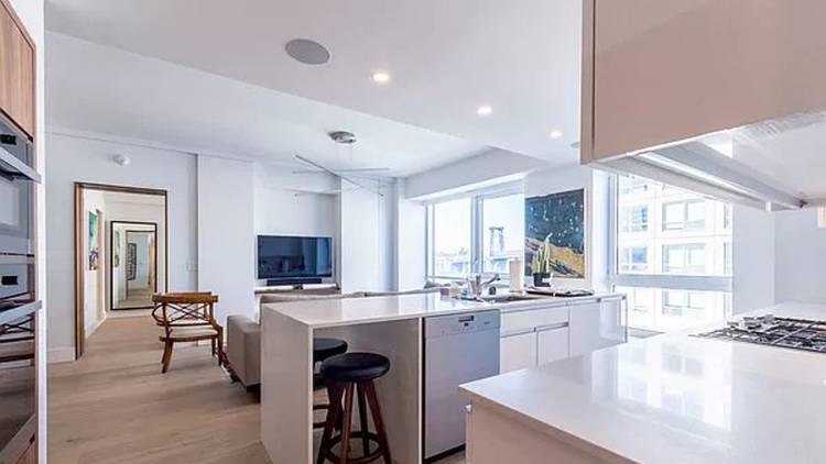 Experience Brooklyn like a local when you rent this 2 bedroom 2 bath fully furnished apartment located in a doorman, elevator building in the Williamsburg section of Brooklyn in New ...