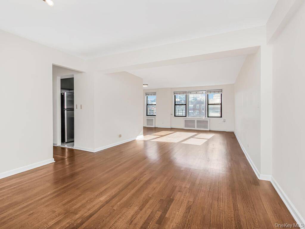 This beautifully updated, spacious, top floor corner 2 bedroom cooperative with three exposures and an alcove featuring its own window that can function as a third bonus room offers abundant ...