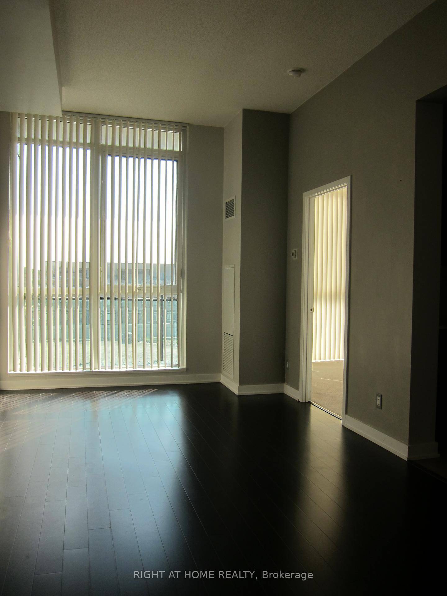Cozy One Bedroom With Hardwood Floor Throughout Living Dining.