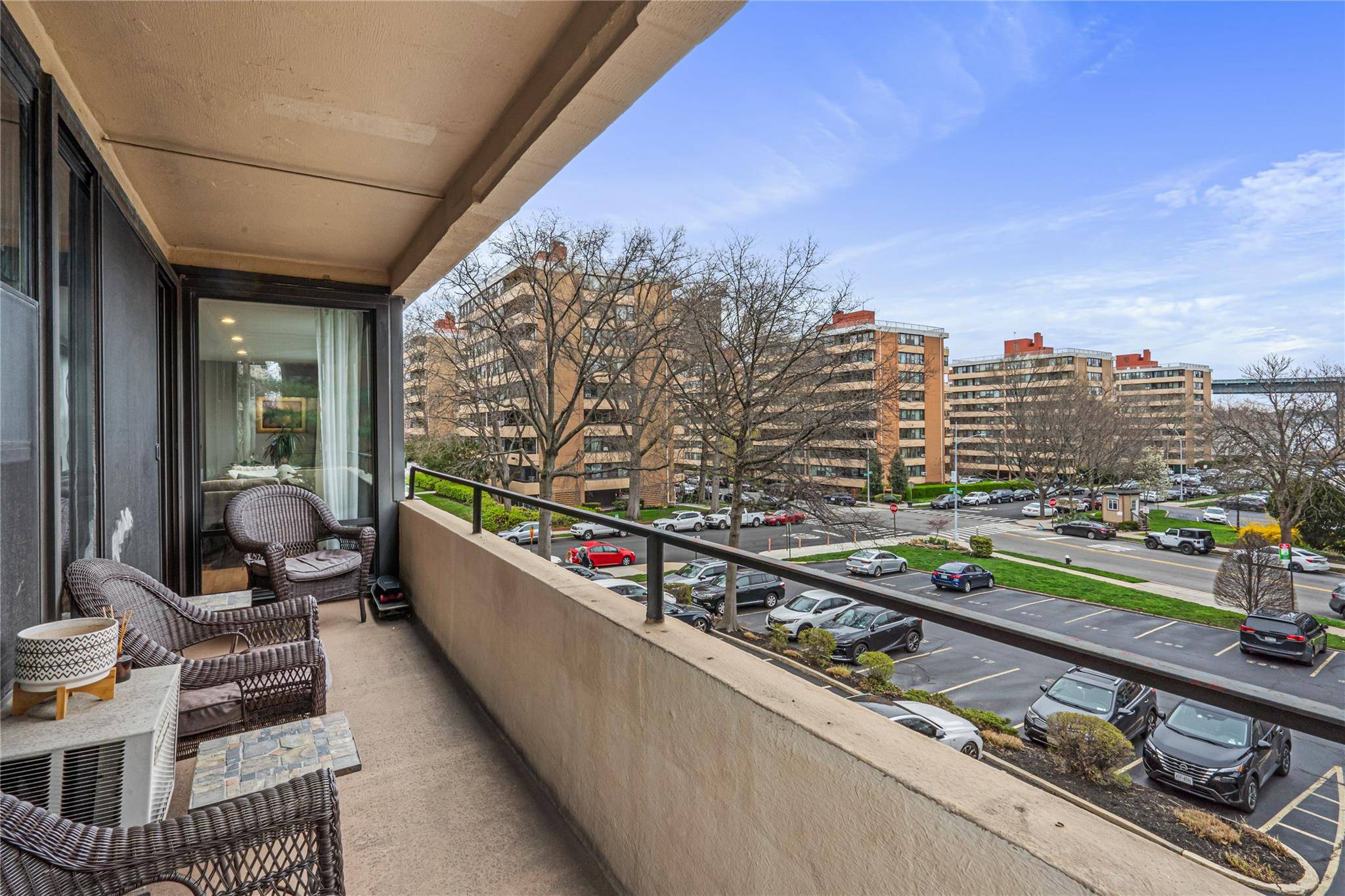 Experience comfortable and stylish living in this beautifully updated 3 bedroom co op located in the desirable Le Havre on the Water in Beechhurst.