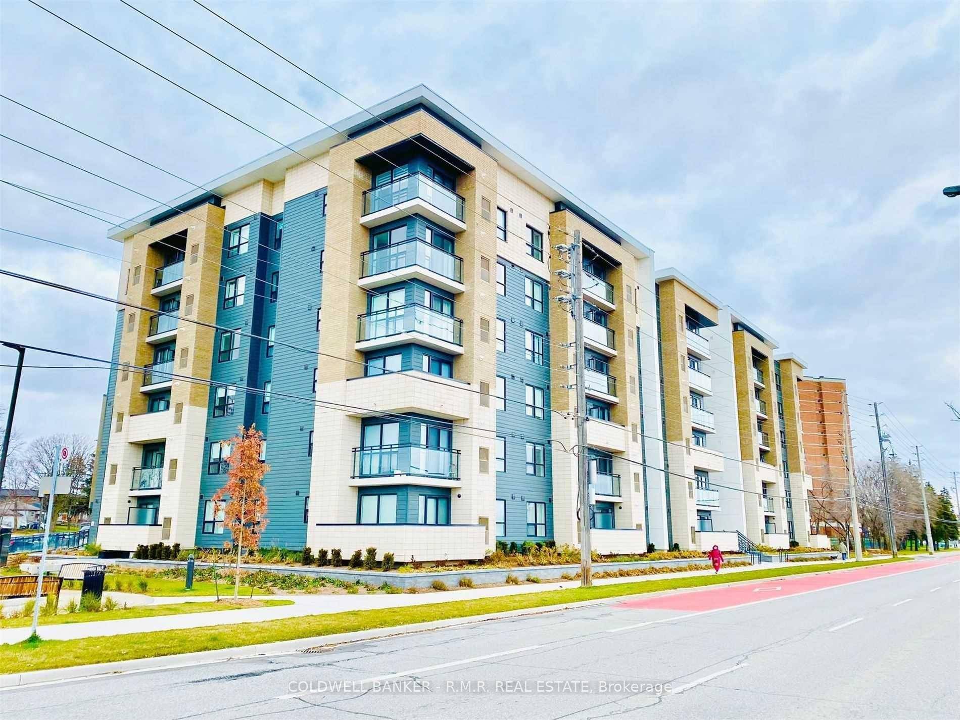Spacious 2 Bedroom Den, with 9 Foot ceilings in a quiet amp ; clean building.