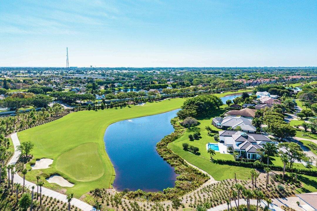 Amazing first floor condo in gorgeous Quail Ridge Country Club.