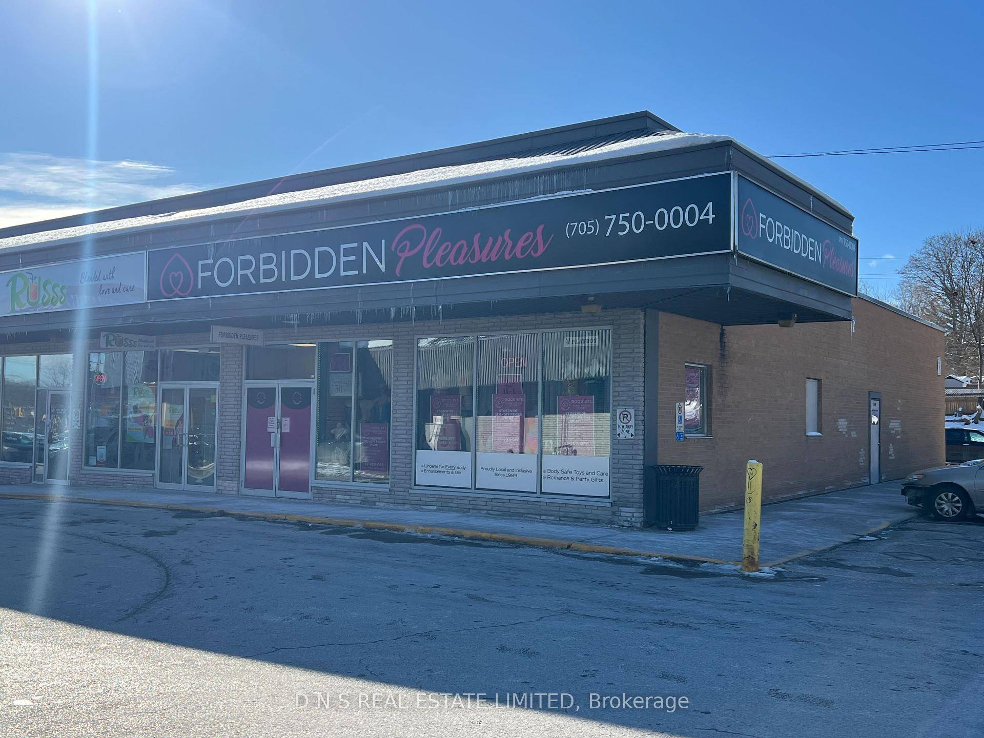 Rare opportunity to lease this prime retail location in busy Brookdale Plaza on Chemong Road's 'Golden Mile', with ample on site parking.