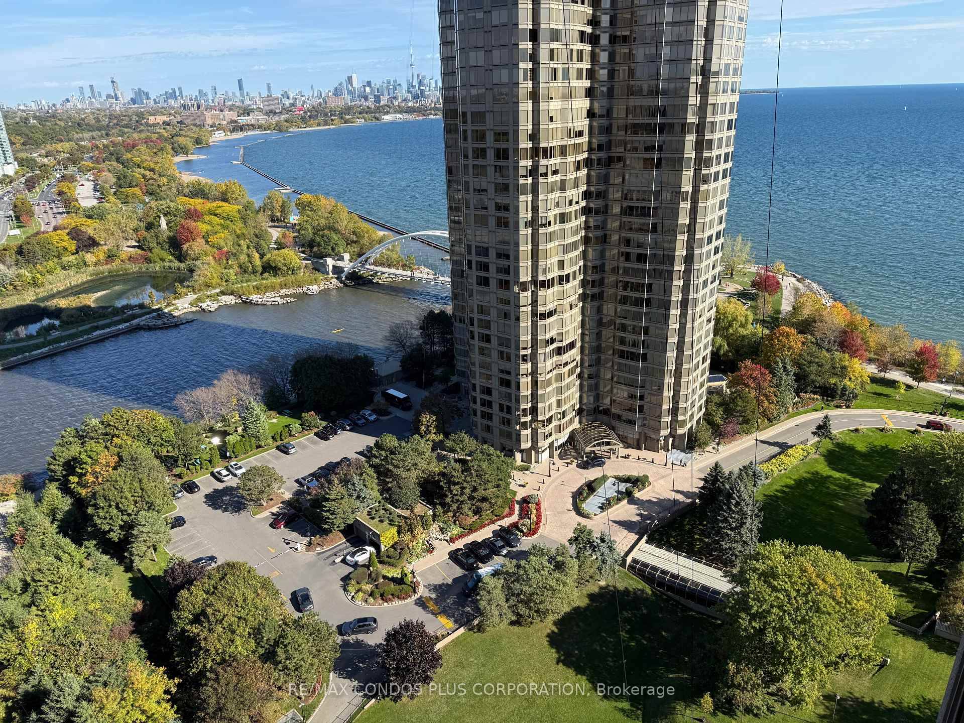 Palace Place redefines waterfront luxury with an unmatched resort style lifestyle, offering first class services and amenities that set the gold standard in Toronto living.