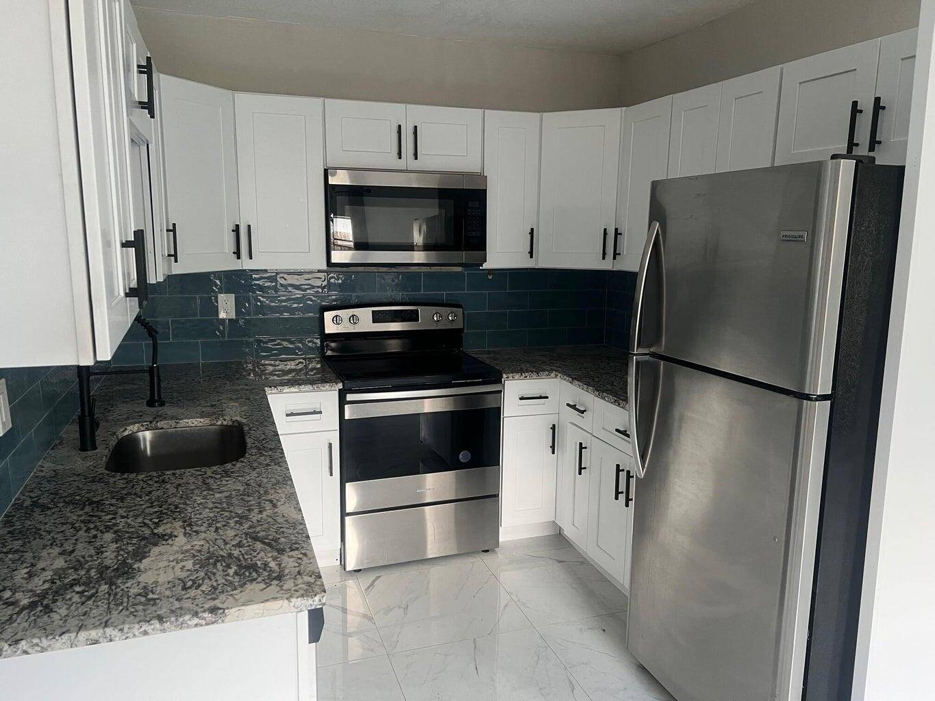 Welcome Home ! This home embodies comfort, modernity, and convenience.