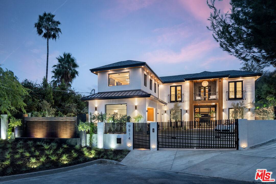 9814 Curwood Pl Beverly Hills Post Office | B.H.P.O. LA