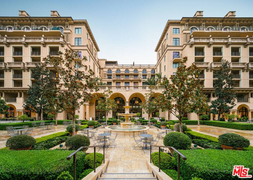 225  N CANON DR Beverly Hills Post Office | B.H.P.O. LA