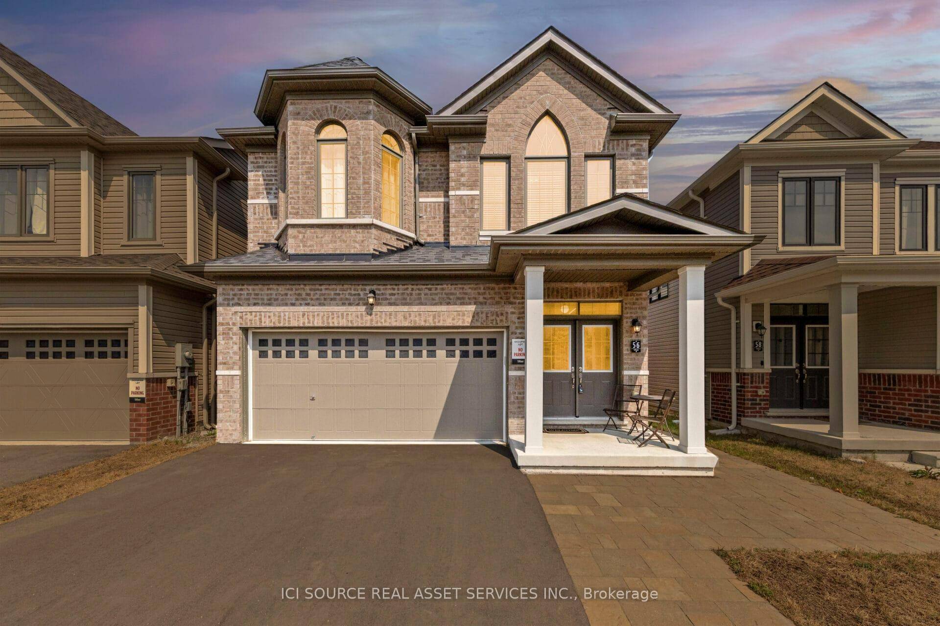 Welcome to this bright and beautifully designed detached home !
