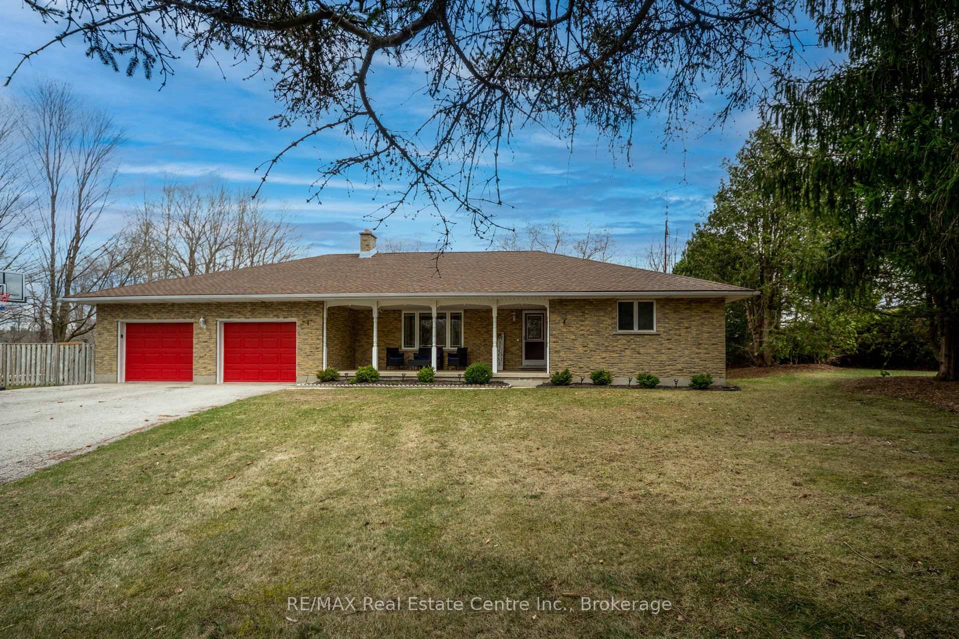 Welcome to this beautifully finished oversized Ranch.