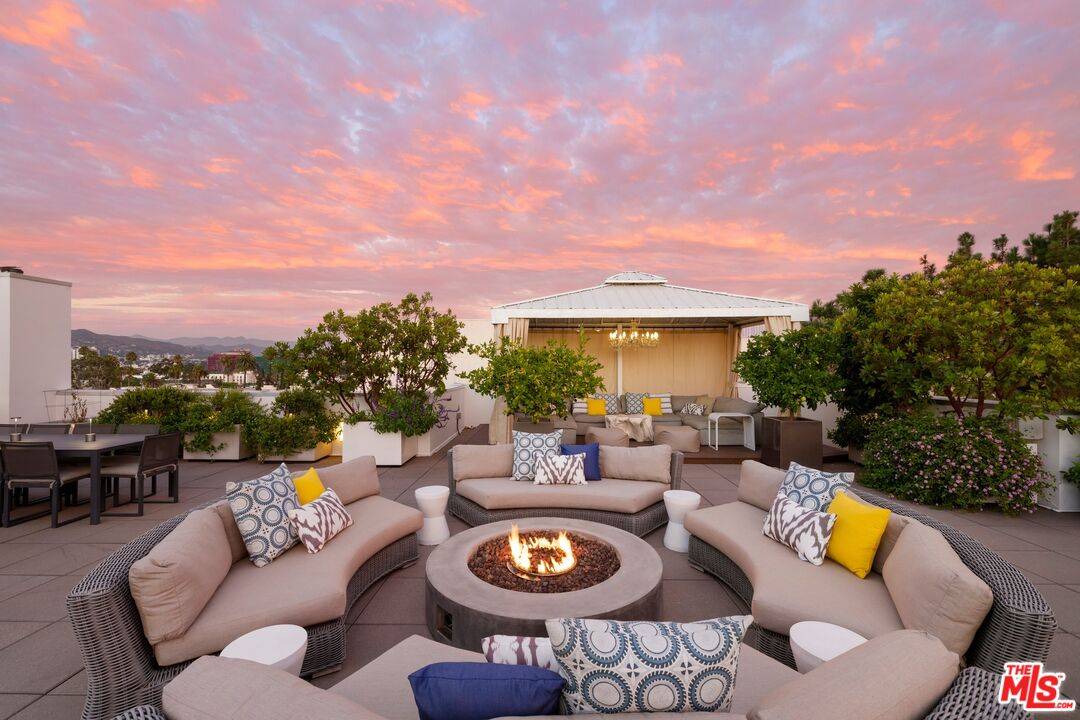 450  N Palm Dr 3BR Beverly Hills Post Office | B.H.P.O. La