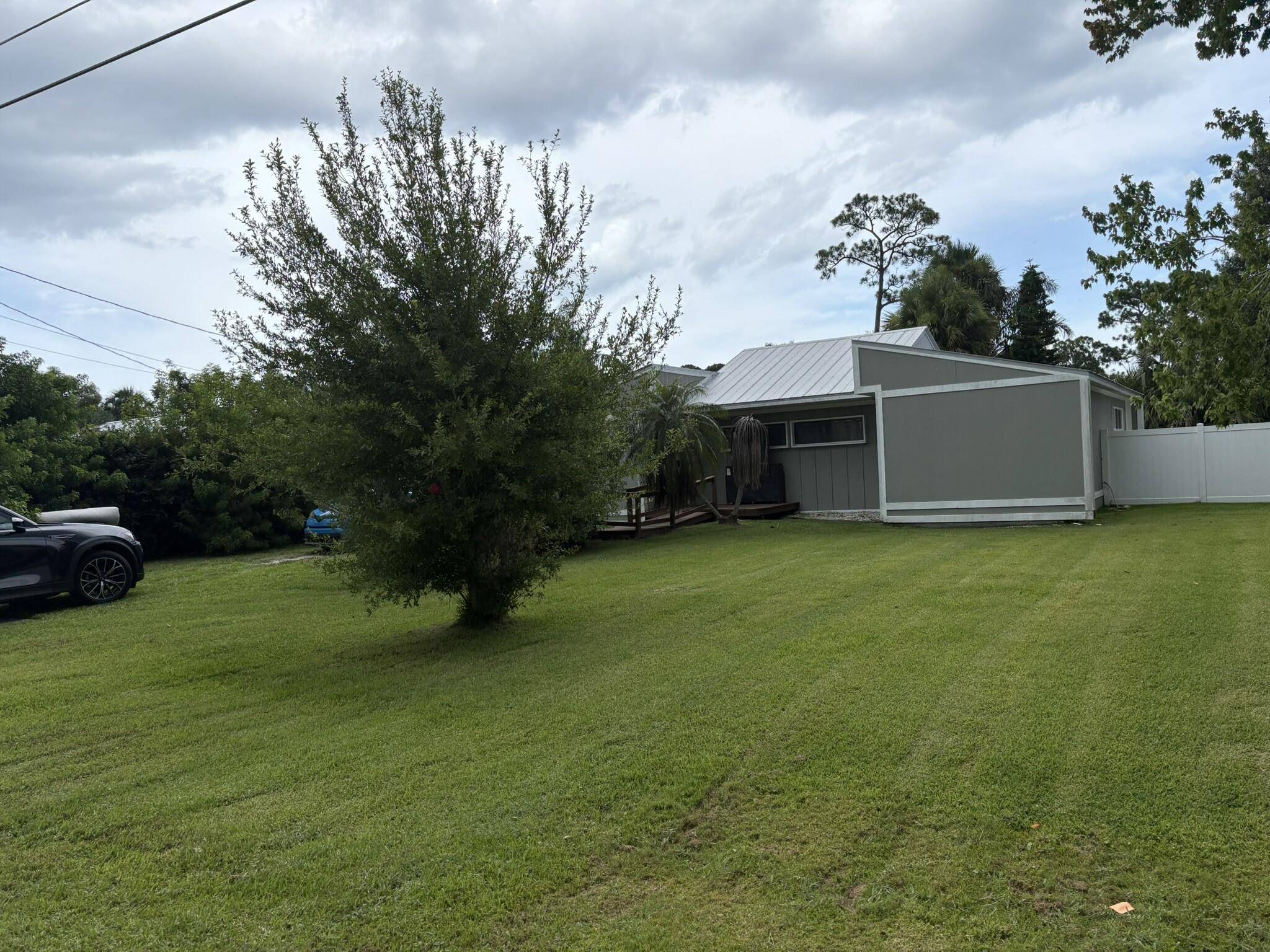 Investor Special in Indian River Estates !