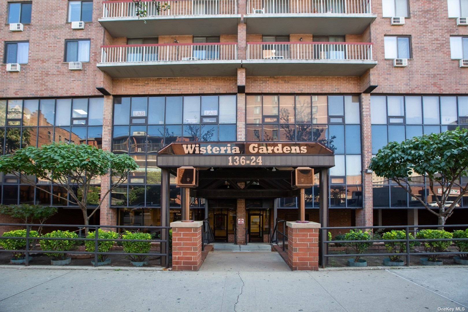 GREAT LOCATION ! ! Beautiful 2 bedroom apartment for sale located in downtown Flushing Right across the street from the busy Main Street near public transportation, walking distance from train ...