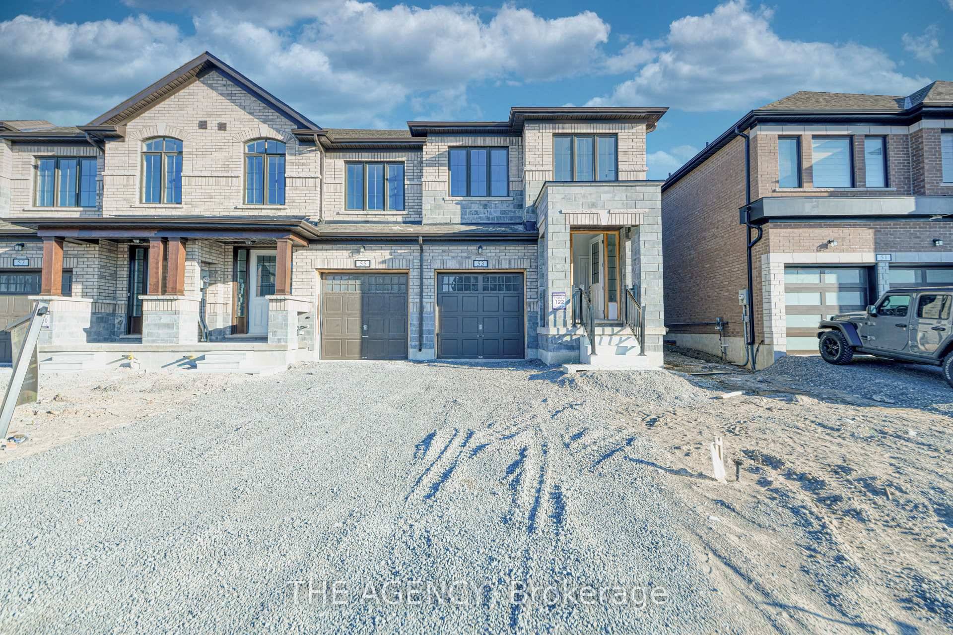 Brand New End Unit Townhome in Prime Lindsay Location !