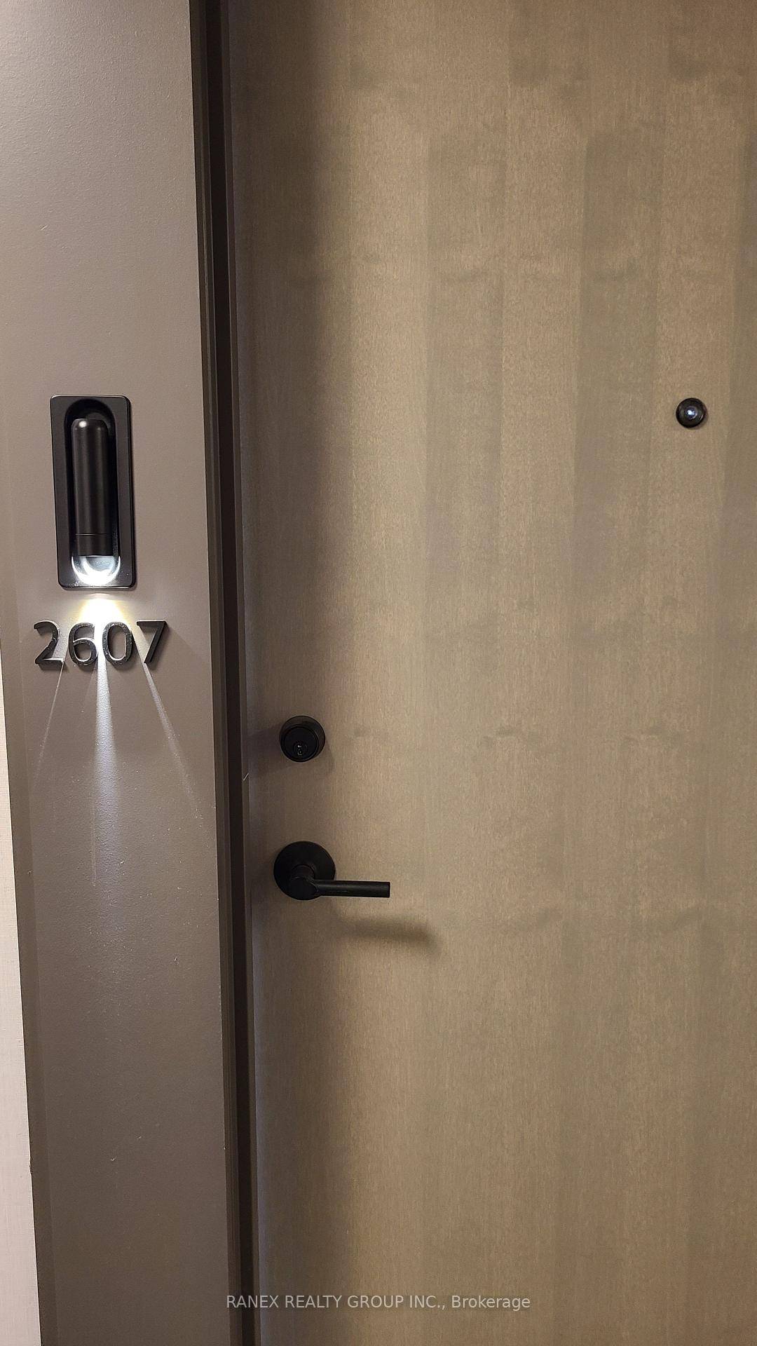 Welcome to Regent Parks Highly Sought After Artworks Tower By Daniel's !