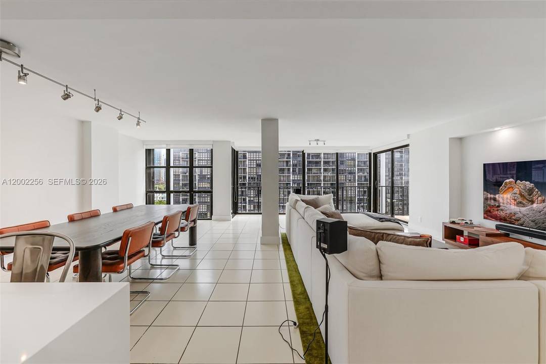 Discover elevated living in the heart of Brickell Experience the best of Miami this beautifully renovated 2 bedroom, 2.
