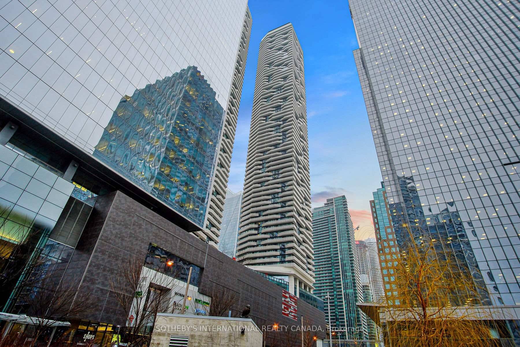 Welcome to The Harbour Plaza Residences by Menkes Harbourfront's Crown Jewel !