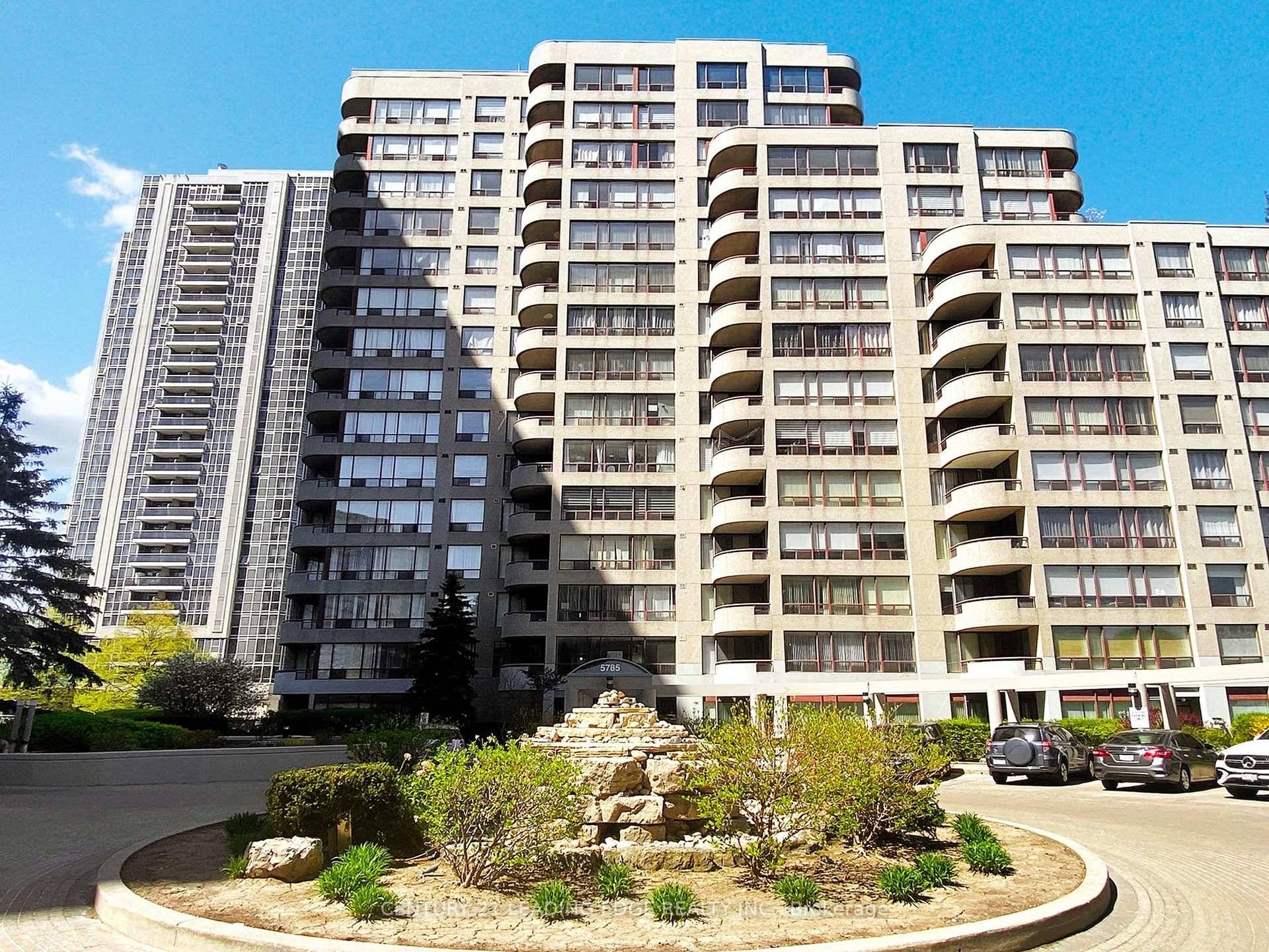 Incredible Opportunity in the Heart of North York Location, Luxury amp ; Lifestyle !