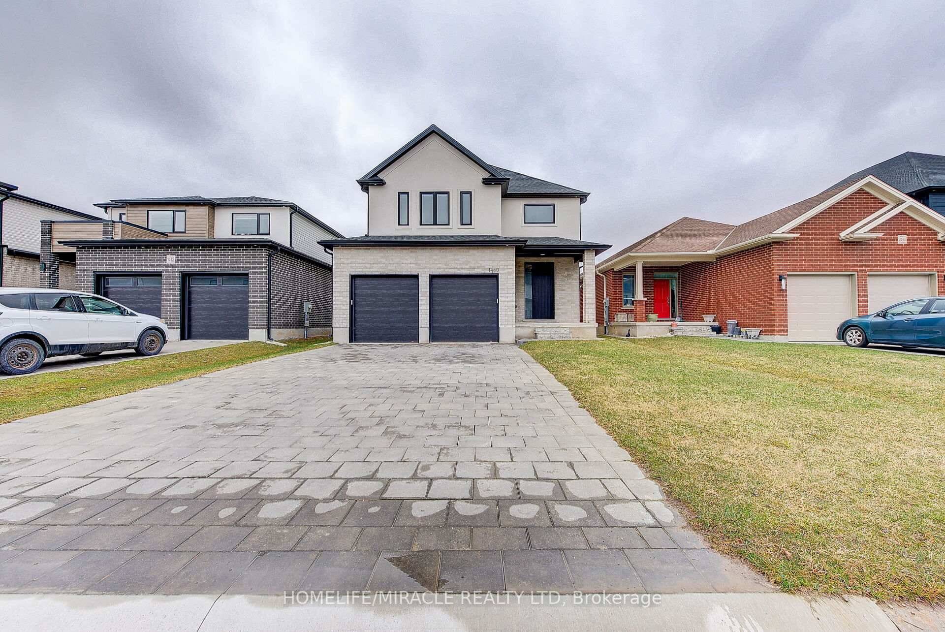 Welcome to this well maintained 2 storey home in North London's desirable Medway Park neighborhood.