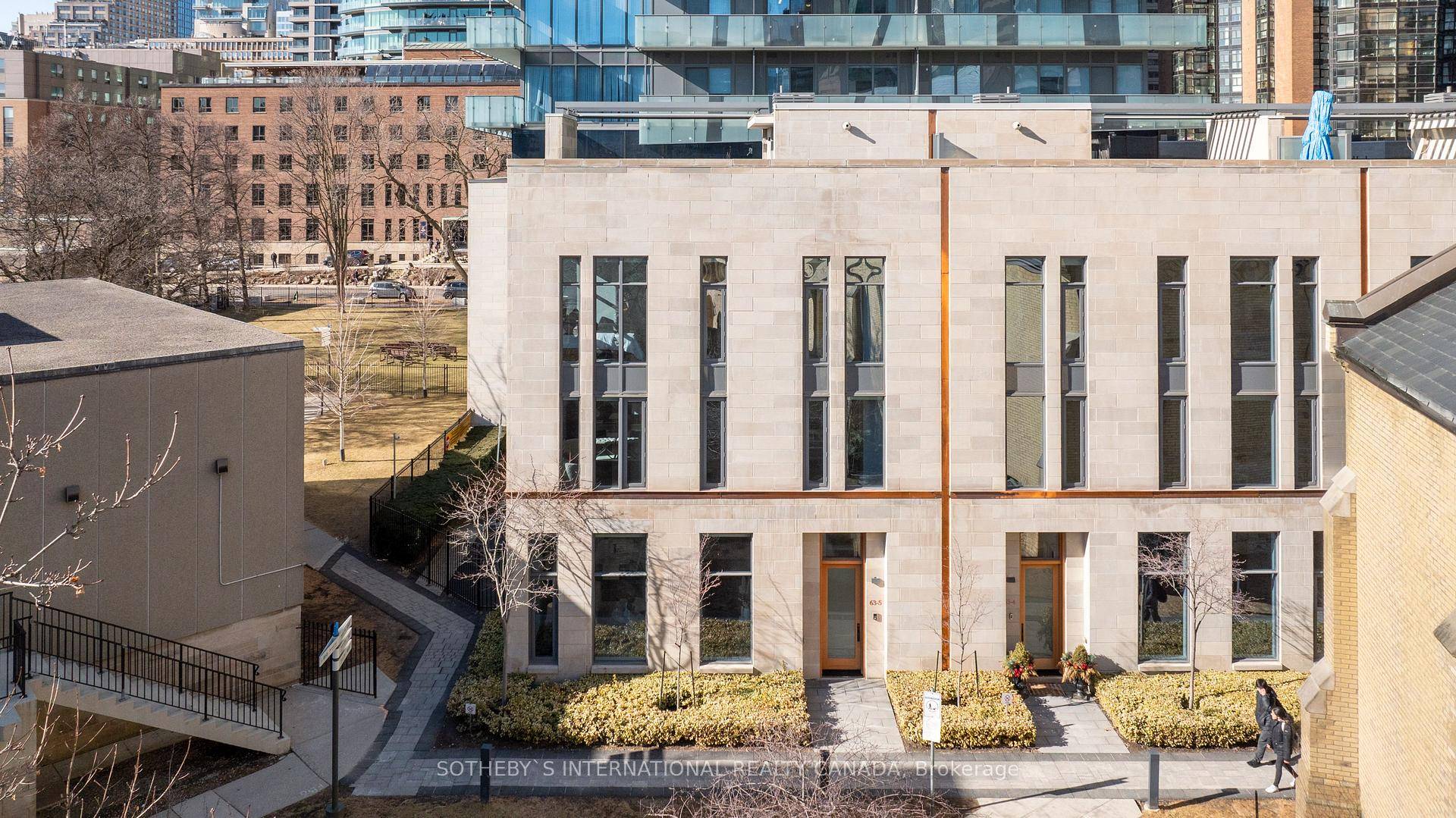 A Rare And Exclusive Opportunity, The Urban Townhome Collection Offers The Ultimate In Luxury With The Exceptional Amenities Of Pemberton's U Condominiums Community.
