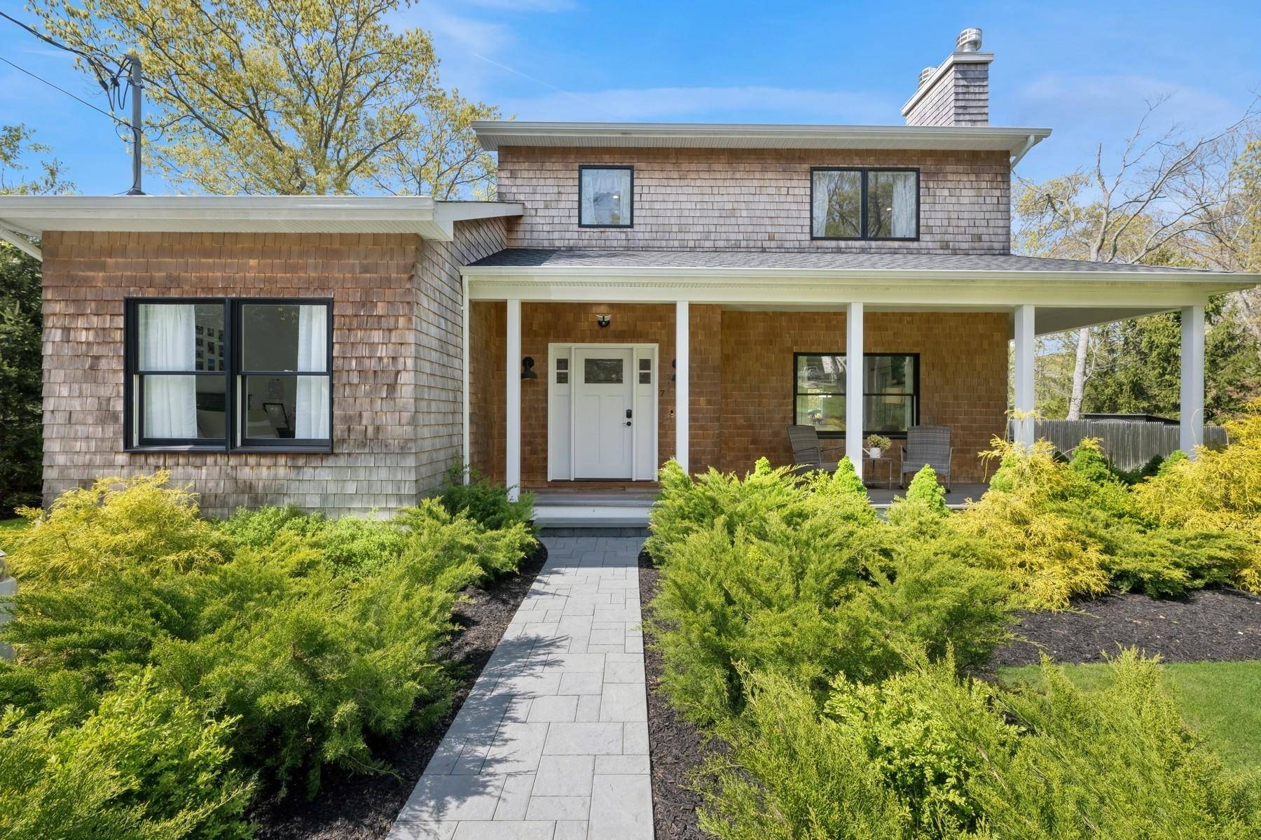 Rental in Hampton Bays Private 4BR Cedar Shingle Home with Pool amp ; Outdoor Oasis.