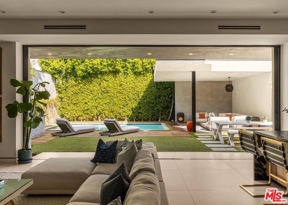 6509   Colgate Ave 4BR Beverly Grove La