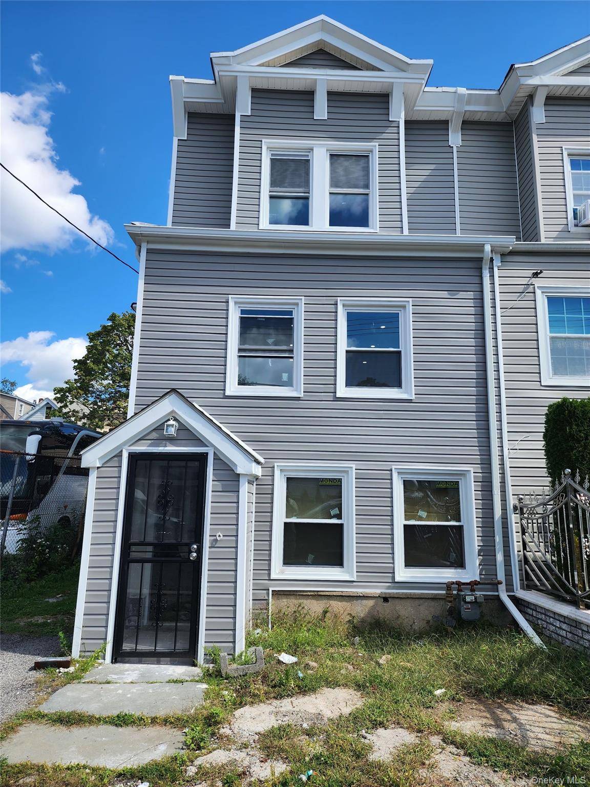 NEWLY RENOVATED, SEMI DETACHED AND VACANT 1 FAMILY PROPERTY MOTHER AND DAUGHTER SEPARATE UNIT 2 KITCHEN AND 2 LIVING ROOM AND 3 FULL BATHROOM XXX LARGE 2 LIVING ROOMS AND ...