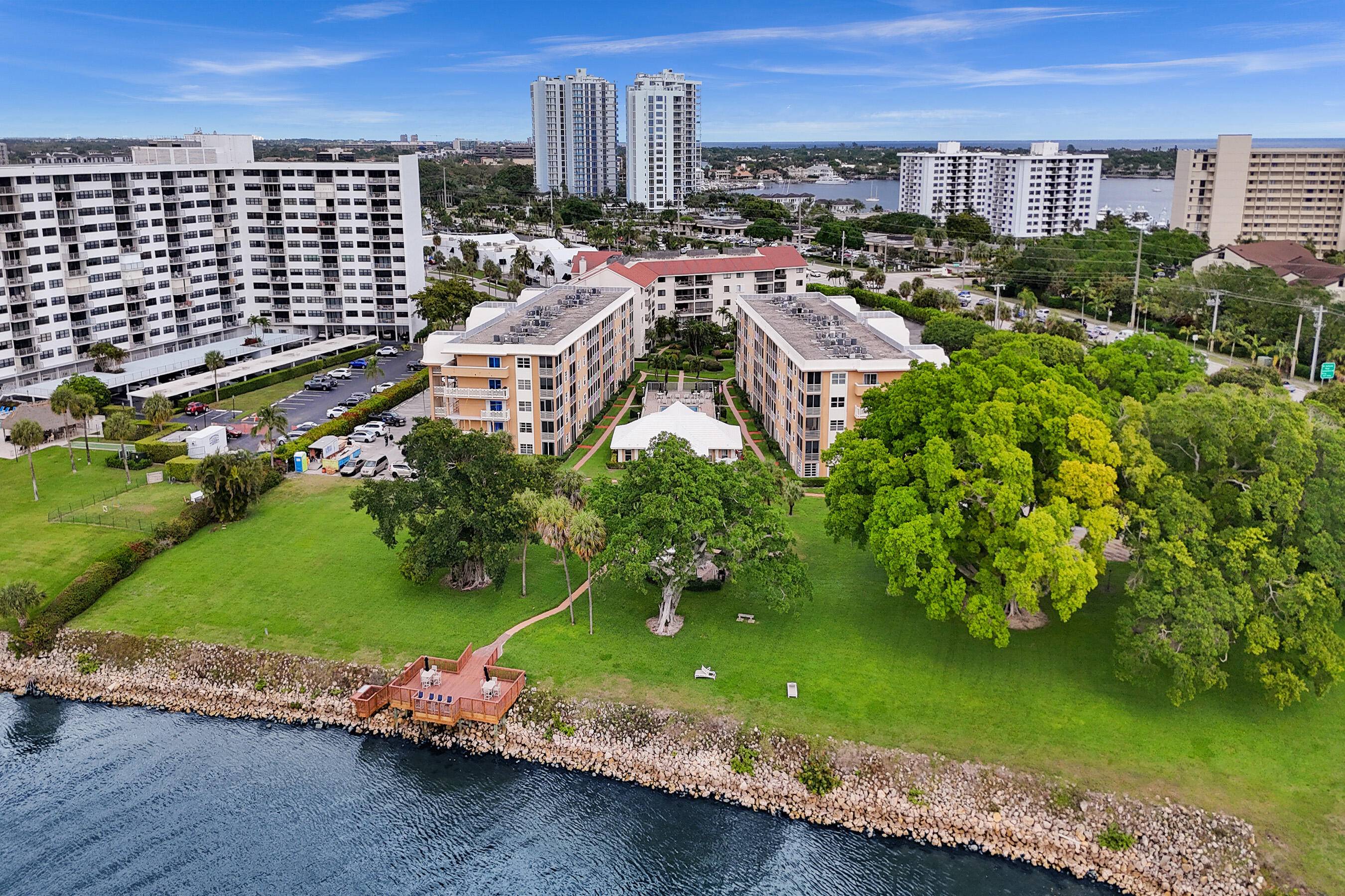 AFFORDABLE LUXURY WATE LOCATION in the heart of North Palm Beach, Florida !