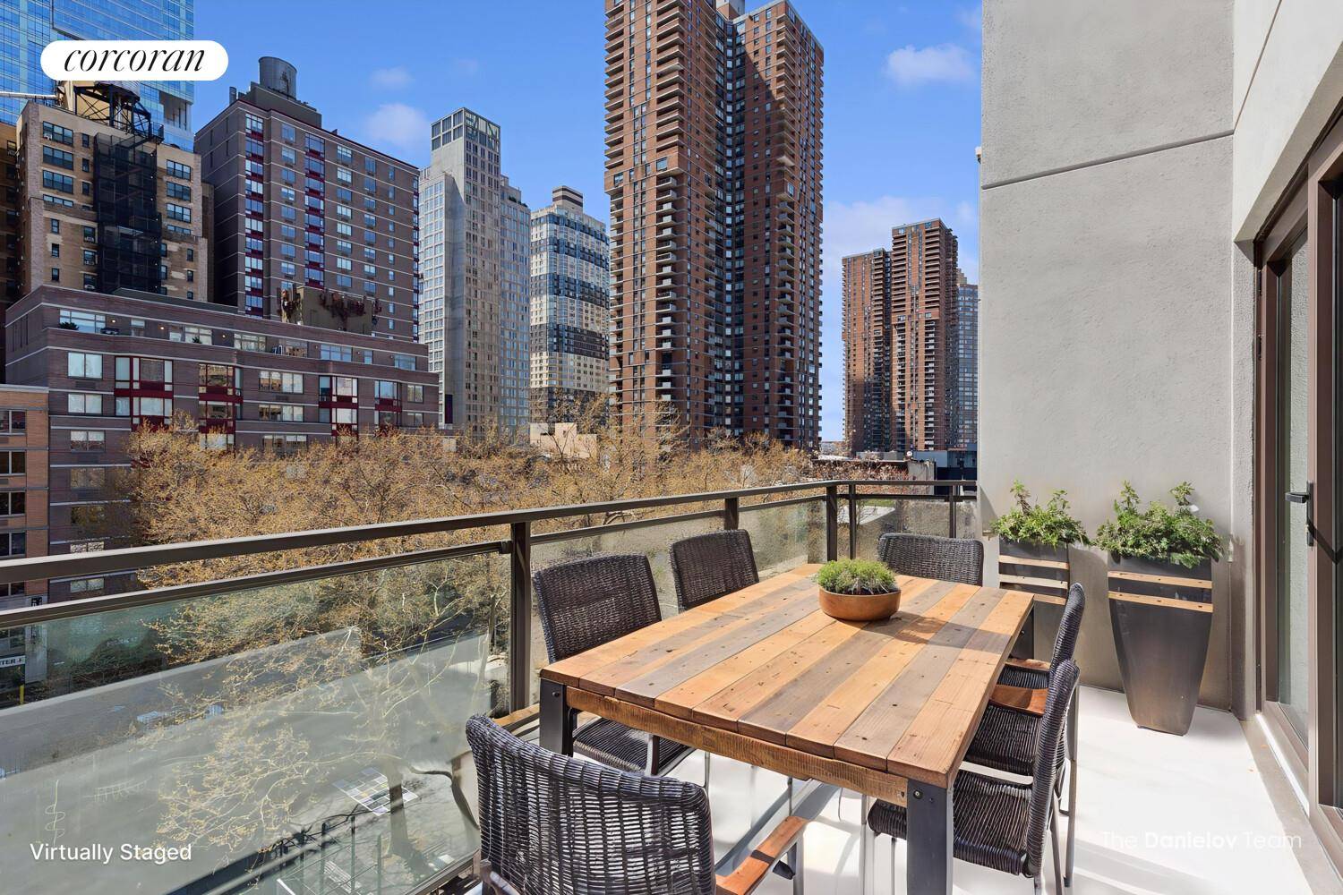 IMMEDIATE CLOSINGS ! Weekday showings available by appointment !