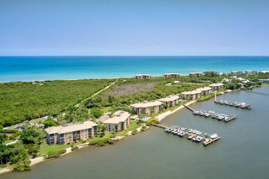 Luxury waterfront penthouse on Hutchinson Island !