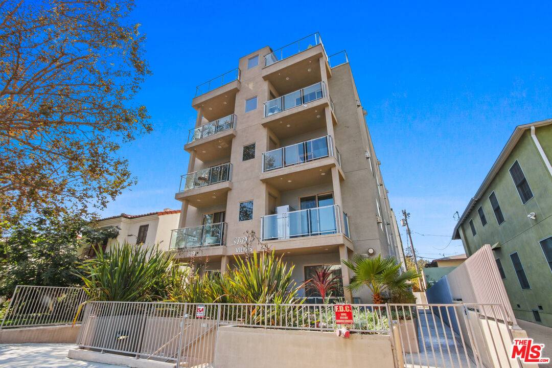 819  HOLT AVE 2BR Beverlywood La