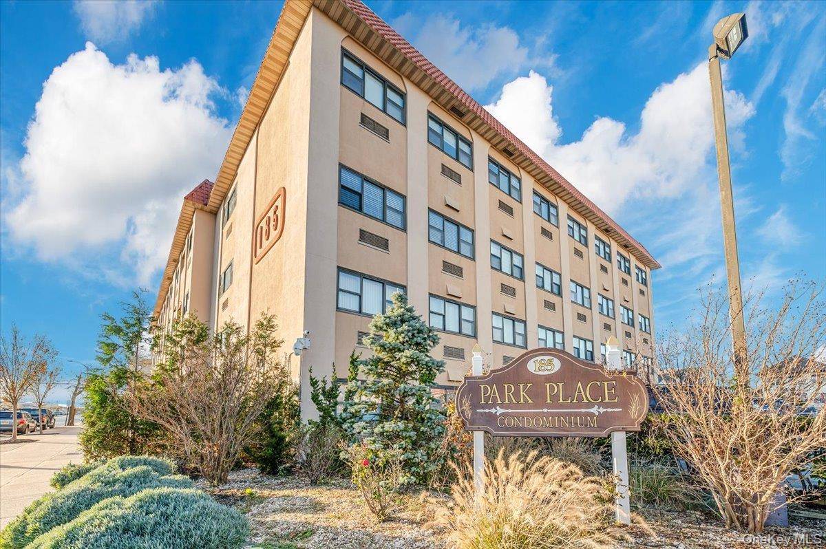 Welcome to this beautifully updated one bedroom condo at the sought after Park Place Condominium in Long Beach.