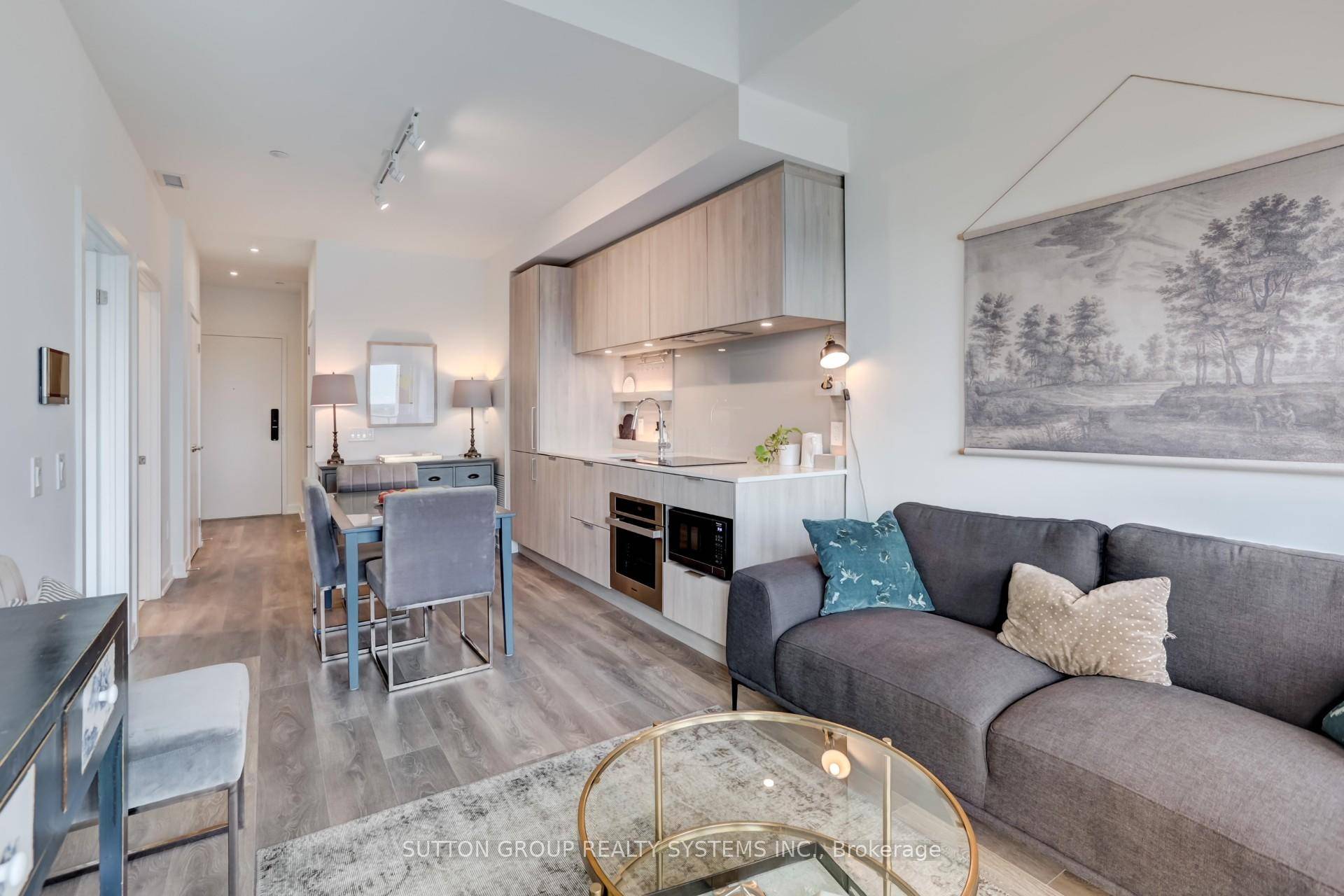 Enjoy the Comfort and Style in this Brand New One Bedroom Den Downtown Port Credit Condo.