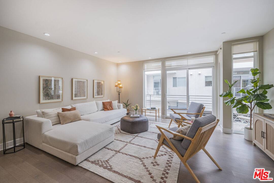 1400  N Fuller Ave 3BR Hollywood Hills East La