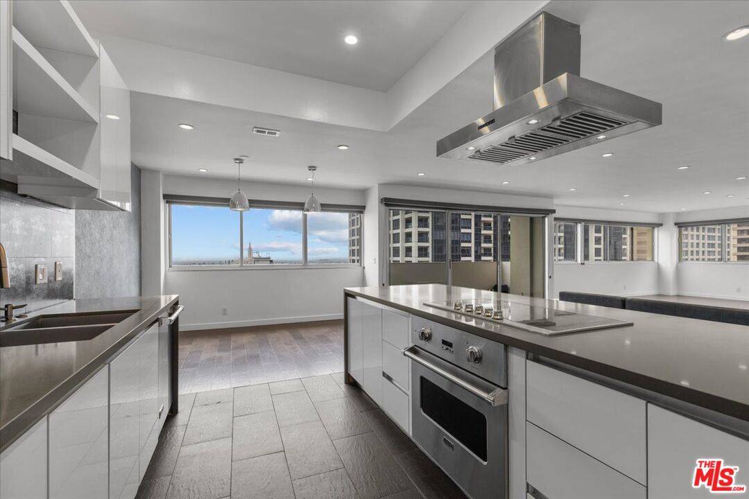 10701 Wilshire Blvd 2BR Westwood La