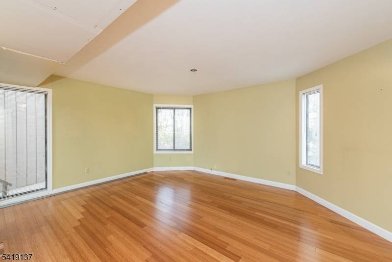 Welcome to this inviting patio home in the desirable Hastings Square community, offering comfort, style, and convenience in one perfect package.