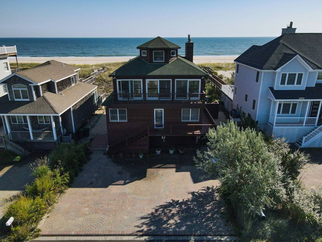 Magnificent Oceanfront!