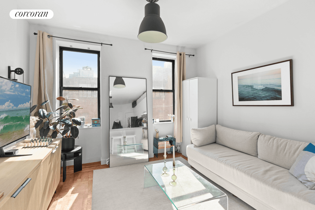 Investor friendly condop with roof rights in the heart of Greenwich Village !