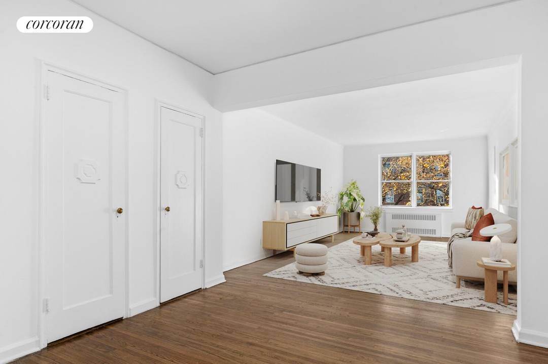 Welcome home to 915 E 17th St 316 !