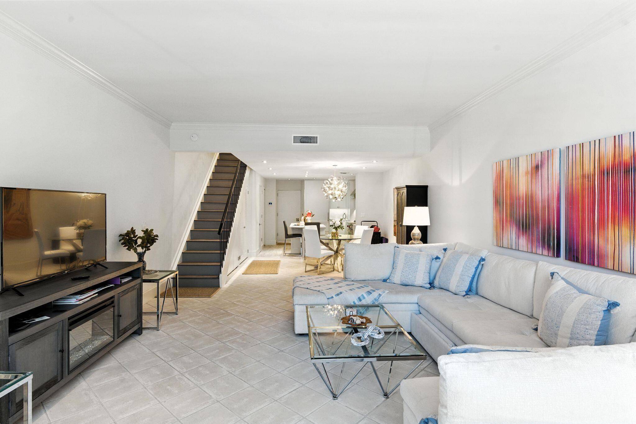 No better way to experience Palm Beach then a seasonal rental right in the middle of everything.