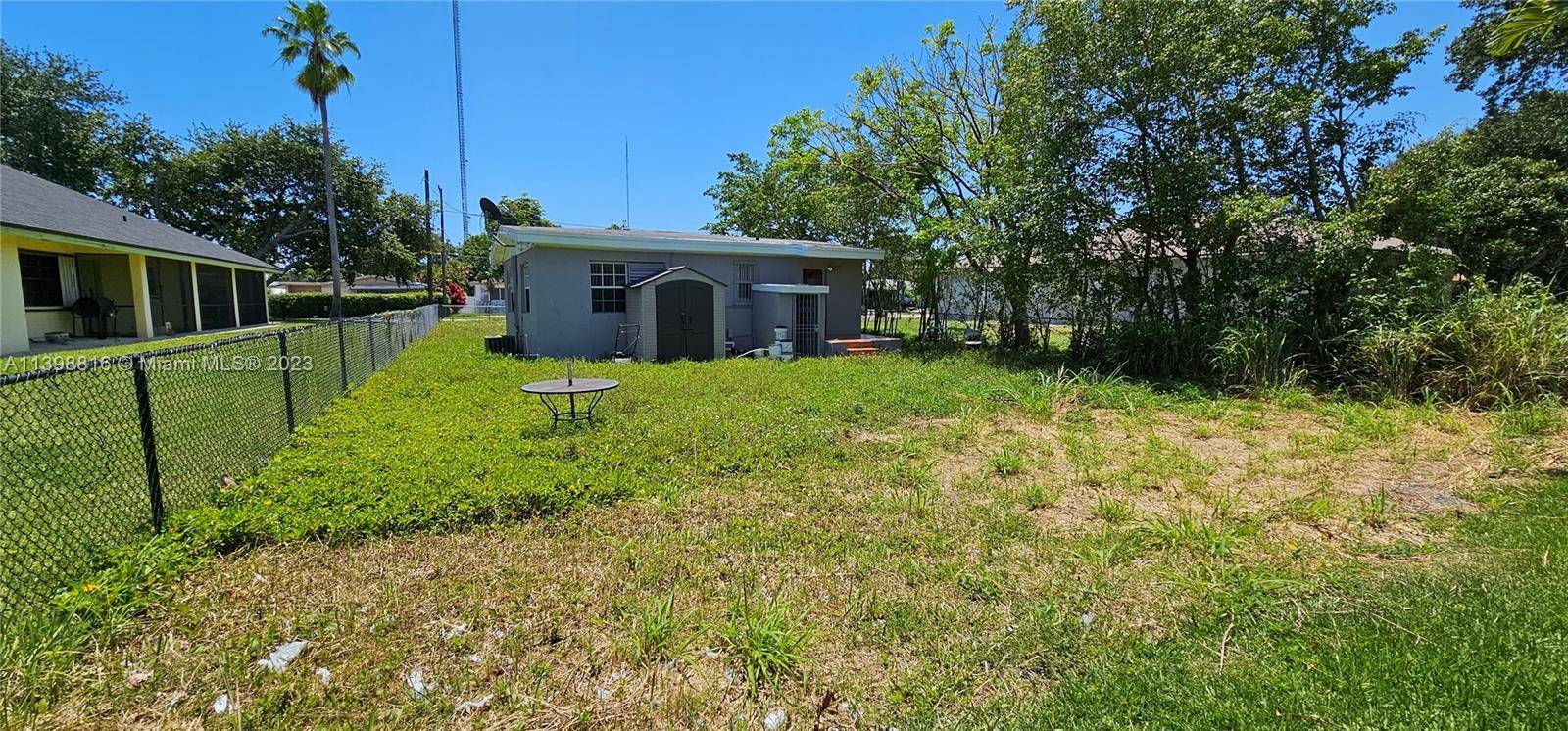 LARGE LOT, GOOD INVESTMENT PROPERTY, SOLD AS IS WITH RIGHT TO INSPECT, EXCELLENCE INVESTEMENT, POTENTIAL TO RENT IT THROE AIRNB, VERY CLOSE TO THE HARD ROCK CASINO, THE AREA IS ...