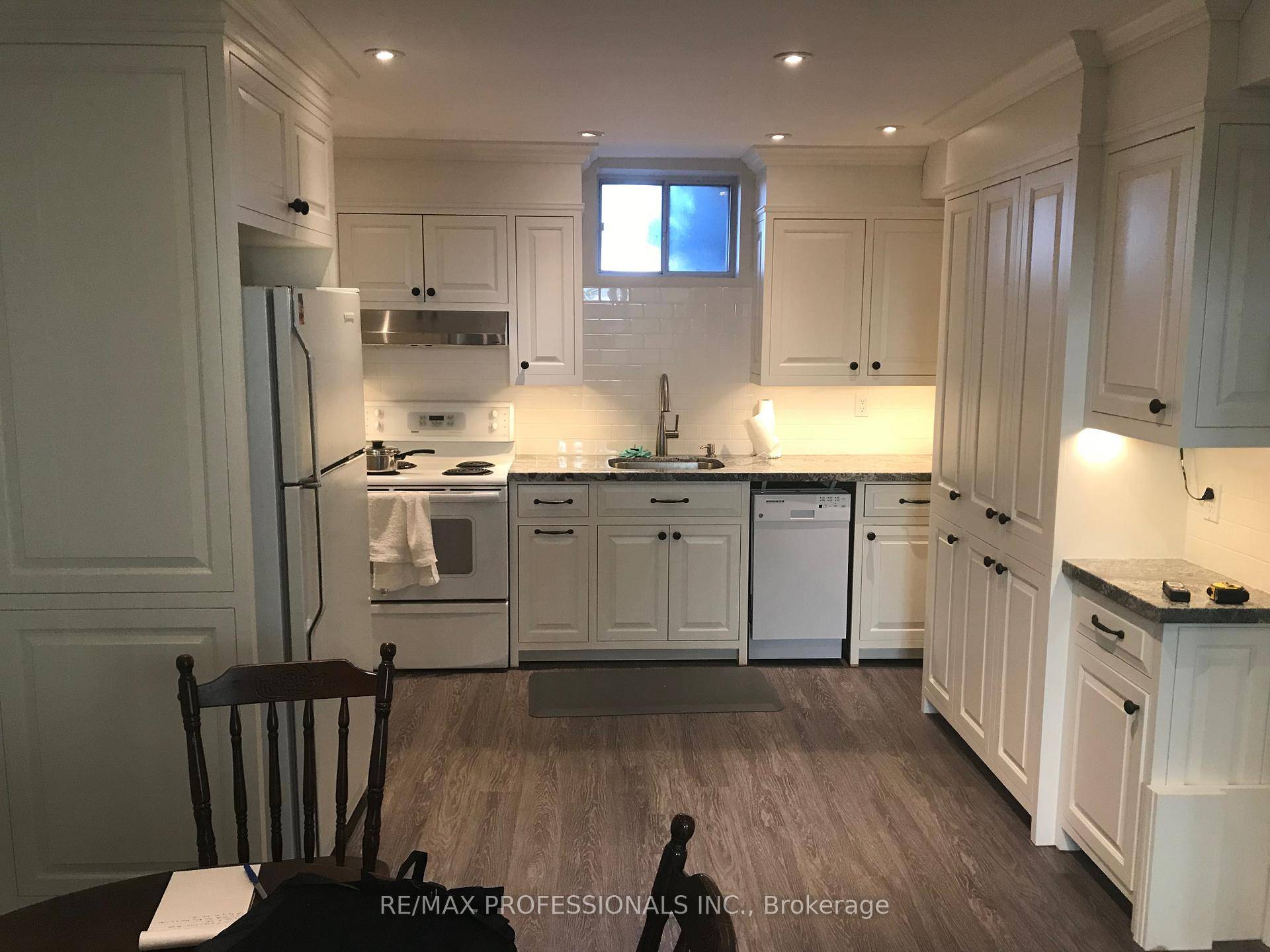 Cozy 1 Bedroom Basement Apartment In A Convenient Location.