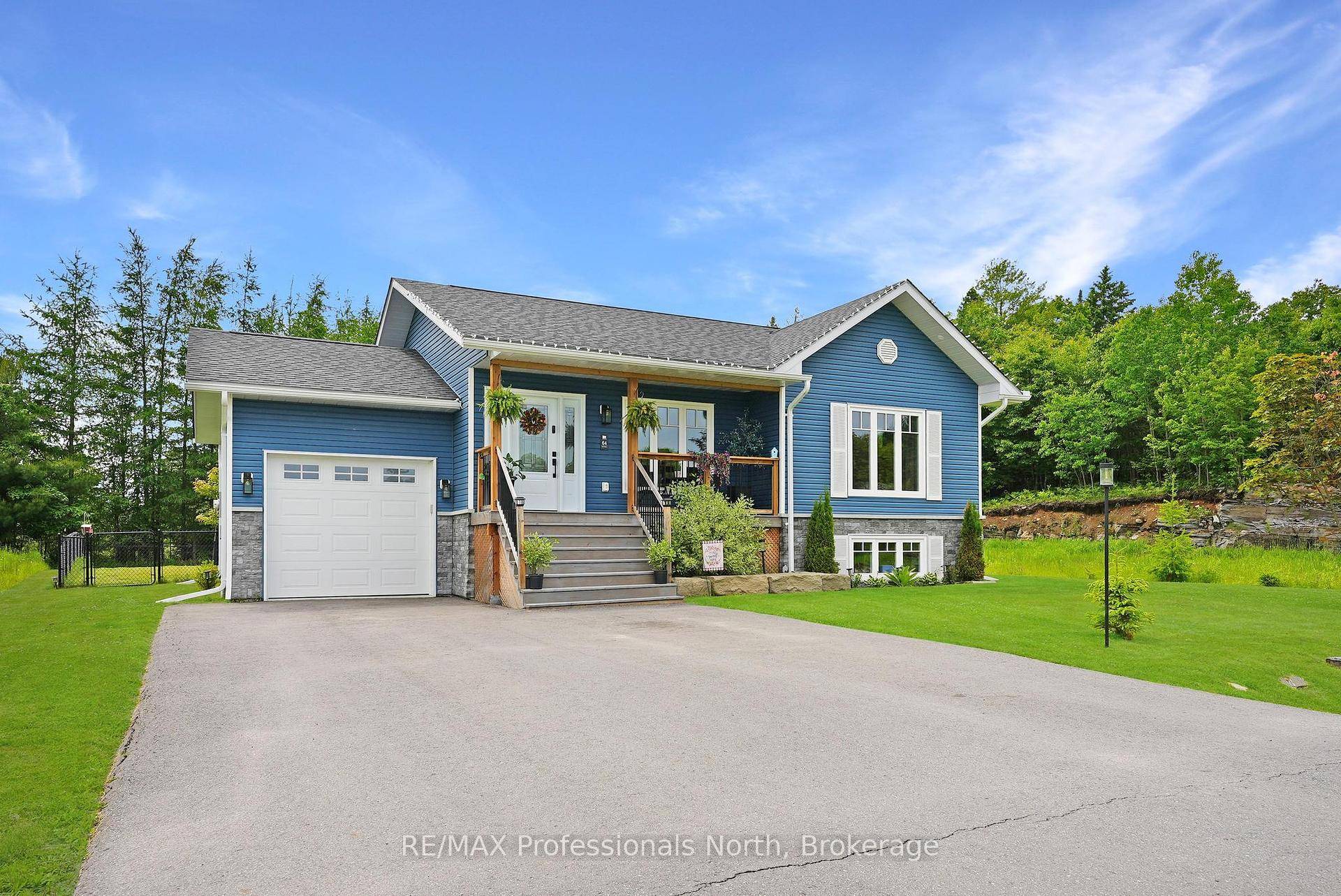 This beautifully maintained 2 bedroom executive home nestled in one of Minden's most sought after neighborhoods.