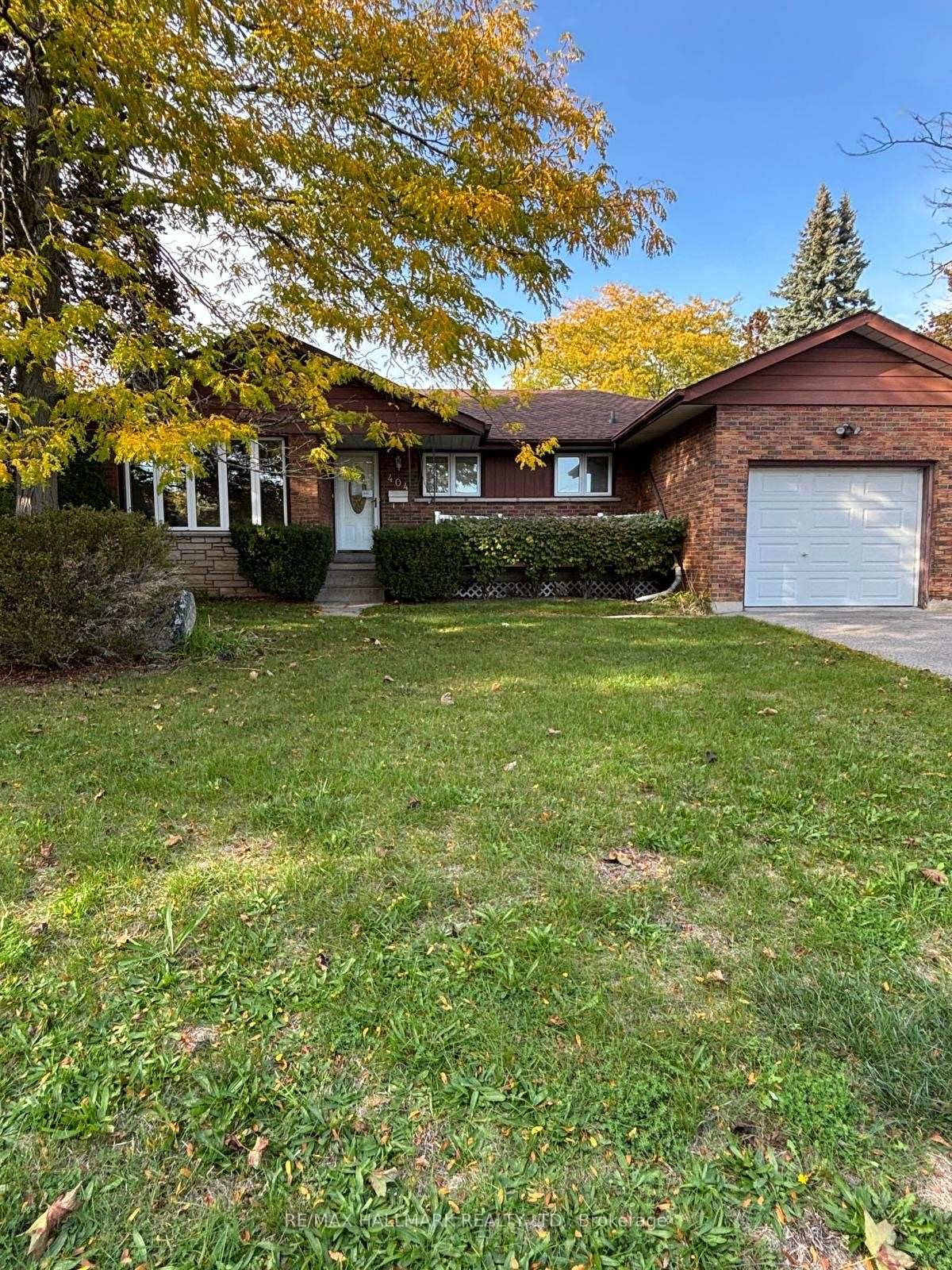 This well maintained duplex offers two fully self contained units, making it the perfect property for homeowners looking to offset their mortgage or savvy investors seeking strong rental income.