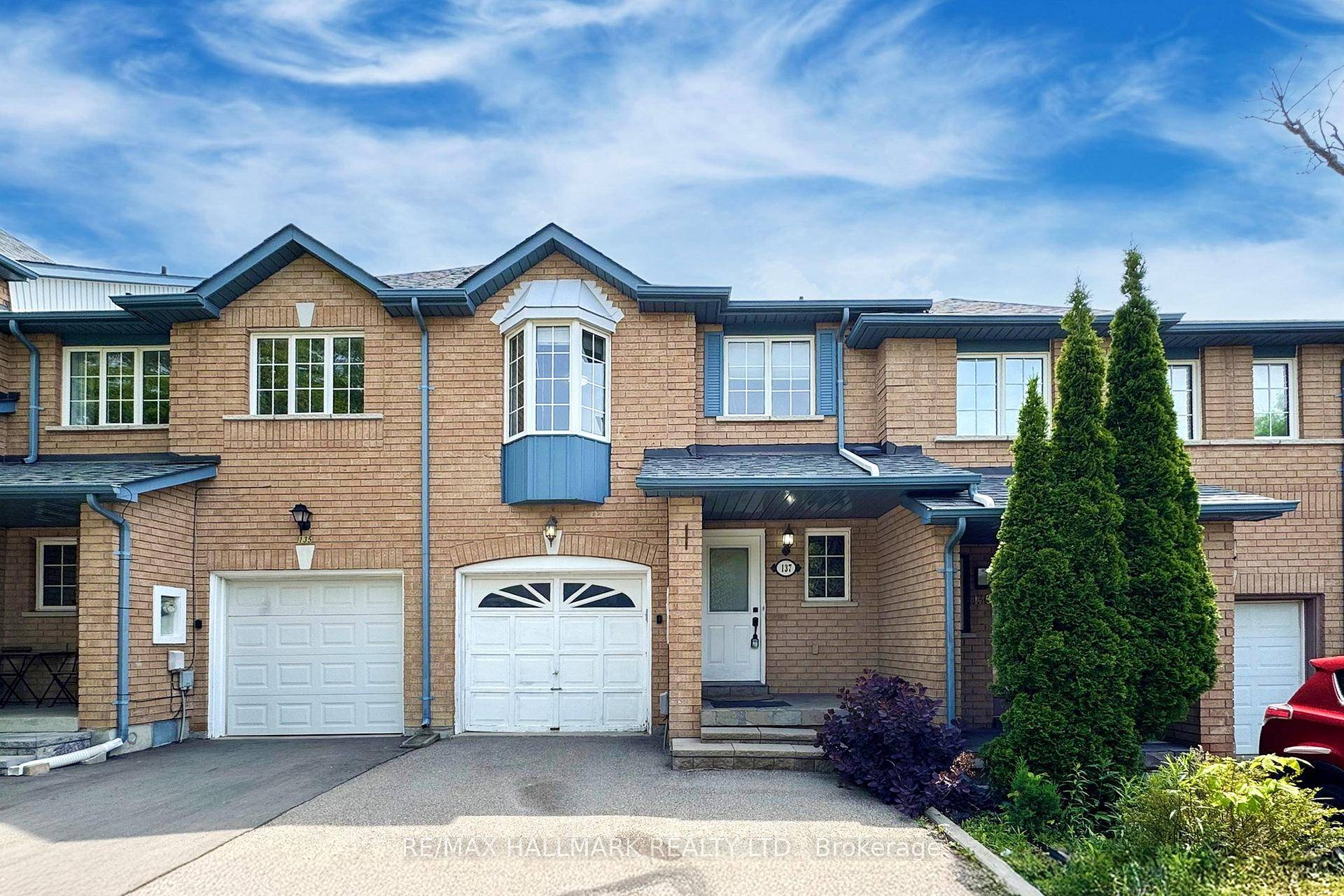 Client RemarksWelcome to this well maintained freehold townhouse located in one of Richmond Hills most desirable communities !