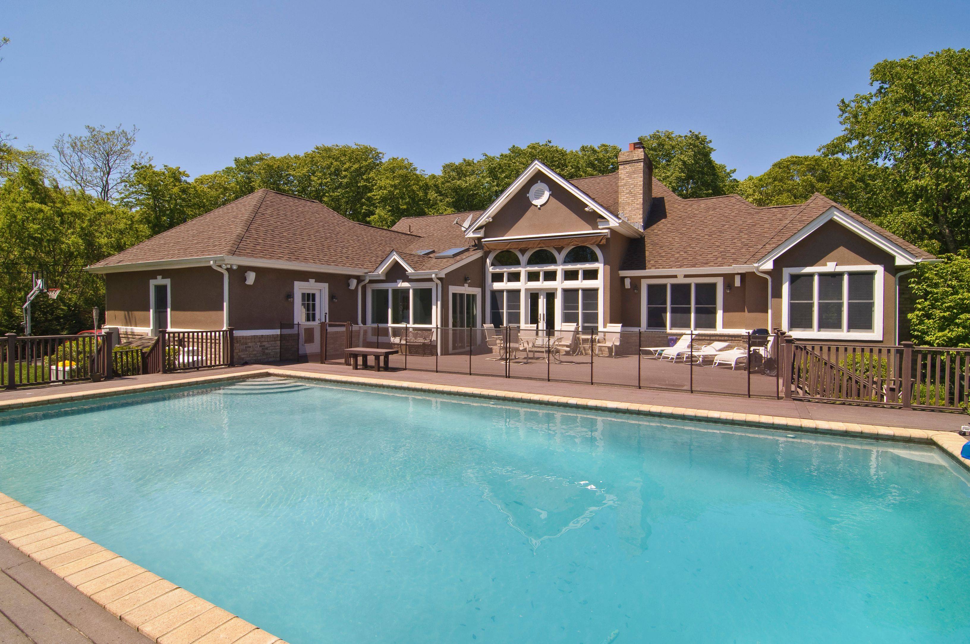 Charming 4 bedroom,3bath custom home in quiet area of Quogue.